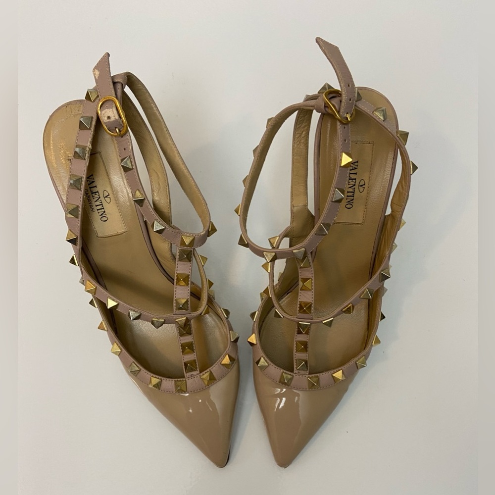Valentino Rockstud Nude pumps size 37